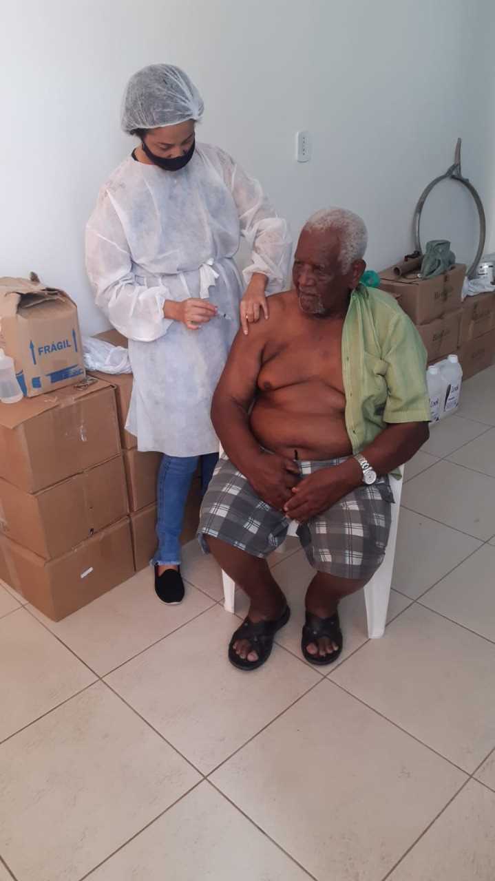 Camacã: Prefeitura começou a vacinar idosos contra o Covid-19